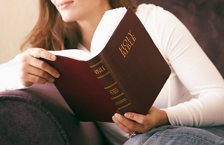 [women-bible-4.jpg]