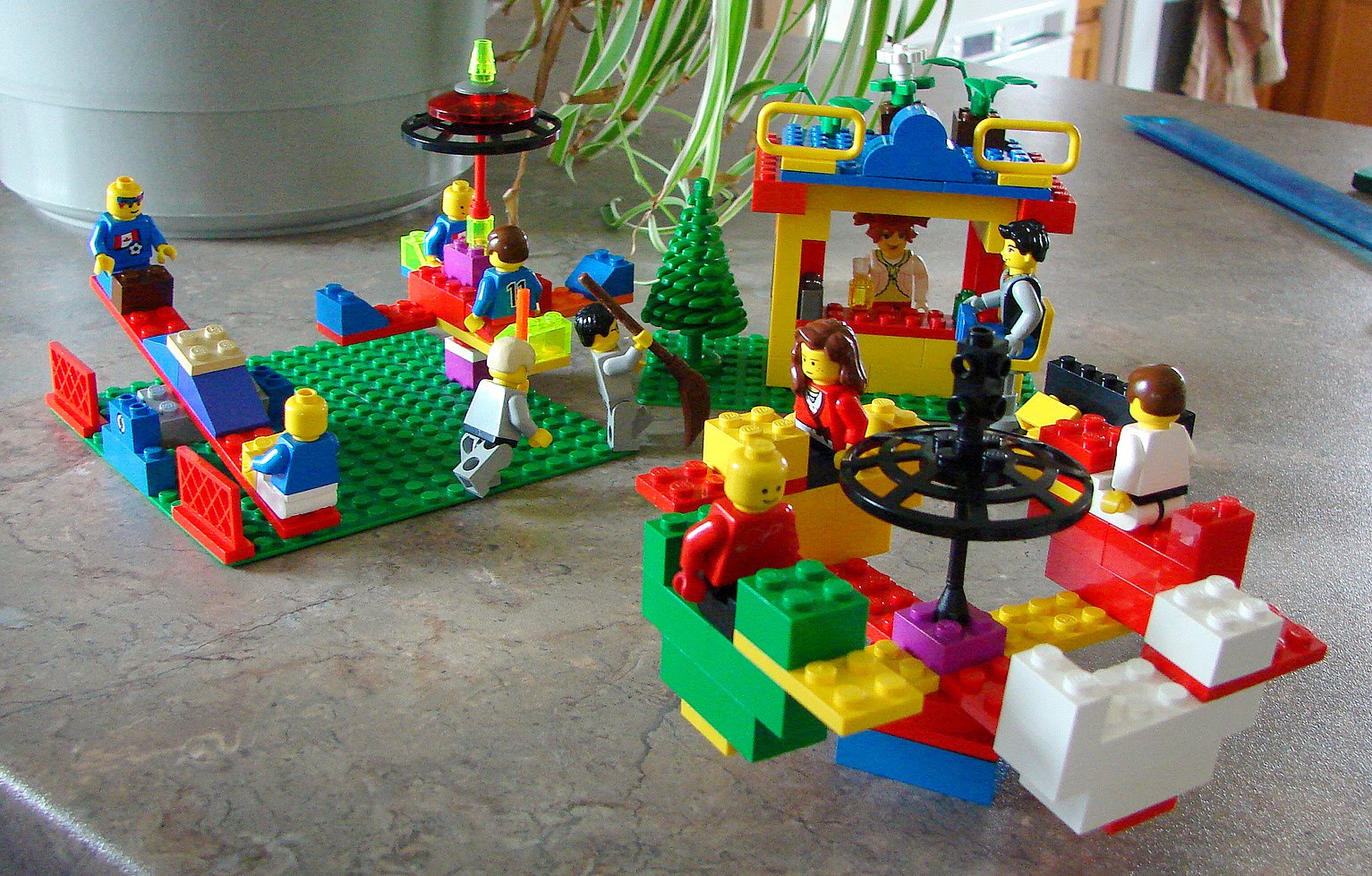 лего город на столе