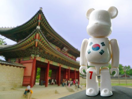 bearbrick love: seoul searching