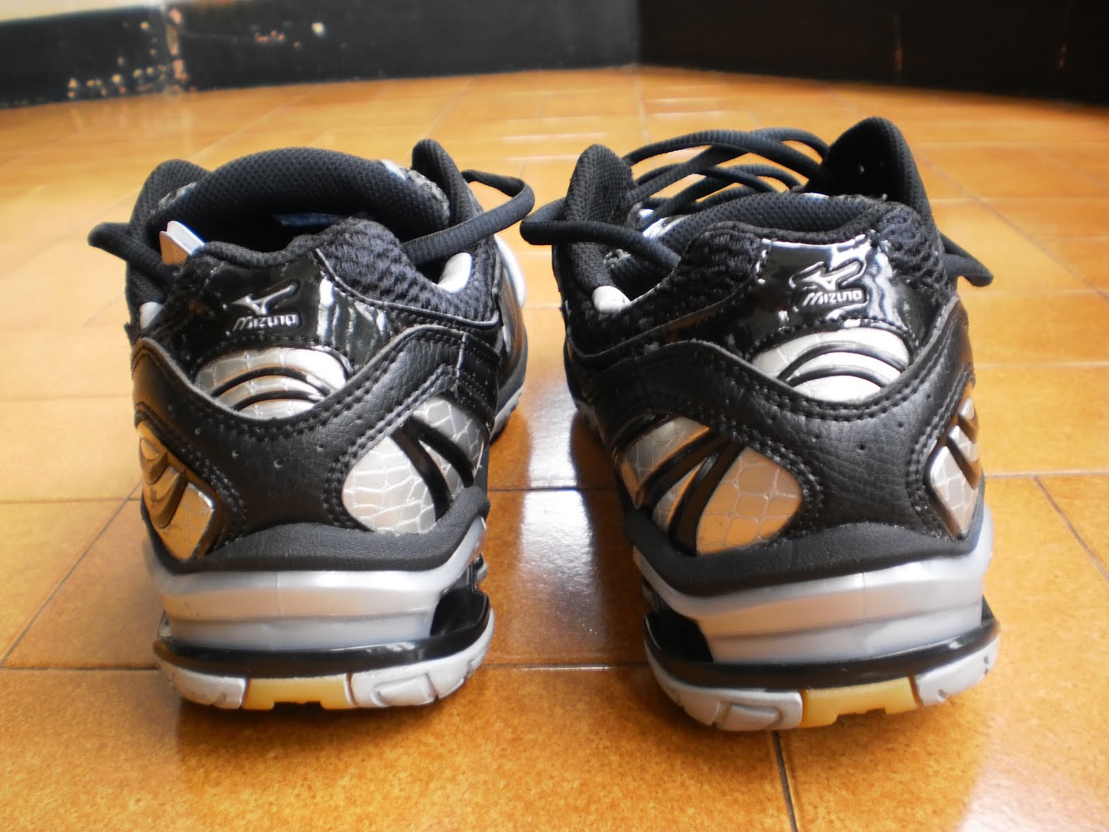mizuno tornado 6