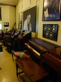 YO EN SUN STUDIO