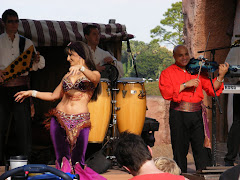 Belly Dancer with Mo' Rockin'