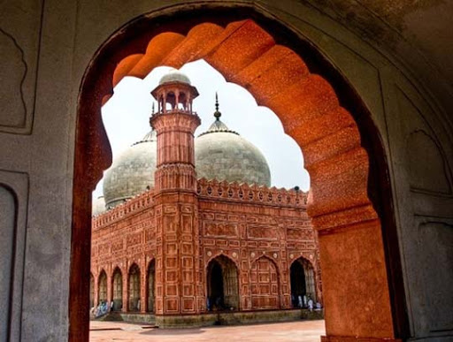Badshahi+Mosque+Lahore The Beauty of Pakistan: 70 Amazing Photographs