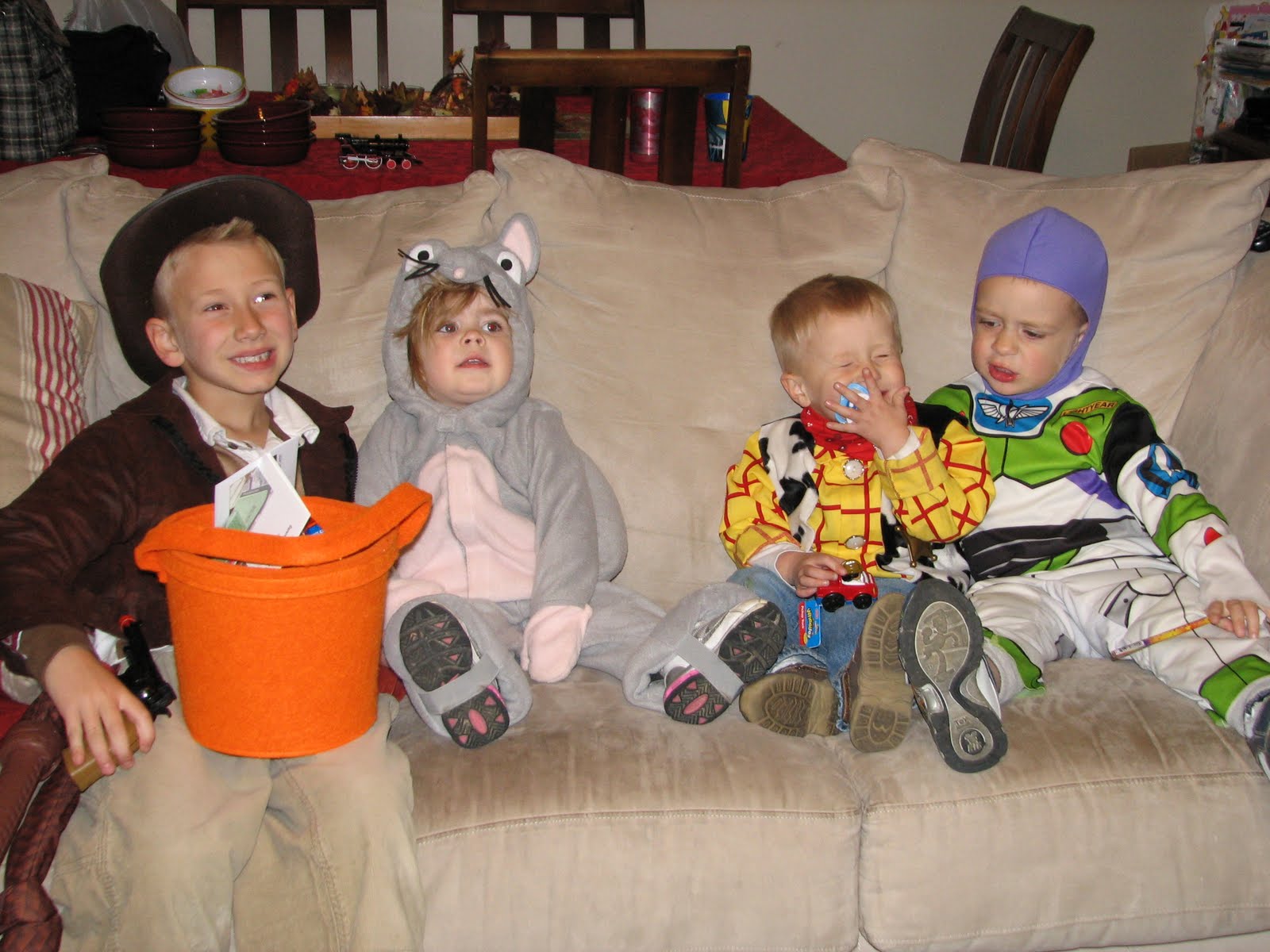 Jeff, Betsy, Josh, Katelyn, Meka & Medina TrickorTreat
