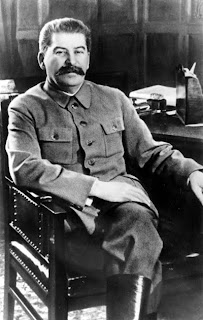 A MELHOR BIOGRAFIA JÁ LANÇADA SOBRE STALIN!!!