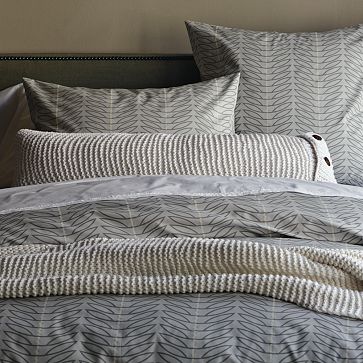 Jenny Castle Design: Dress your bed with pillows