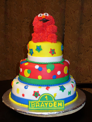 Elmo Birthday Cake on Baby Elmo Birthday Cake