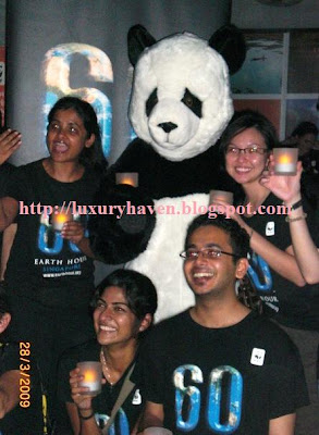 I Support Earth Hour 2009 At The Esplanade Park singapore earth hour esplanade