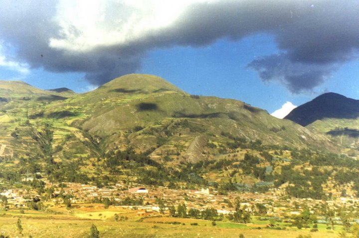 La Ciudad de Cajabamba y majestuoso cerro de Chochoconday