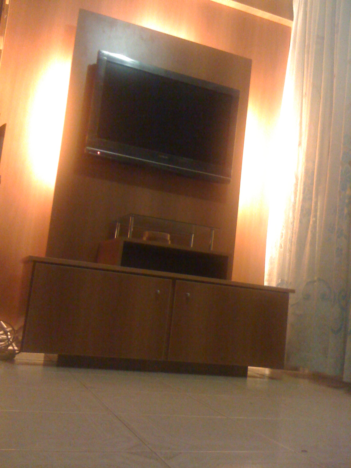 Espacios Para Disfrutar: Tv Wall Pequeño Doble Repisa