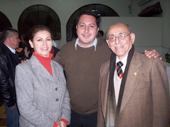 Aqui junto a : Rosa Losano y Renato Shols en un reunión de La Asociación de Locutores