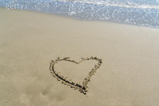 [love-beach.jpg]