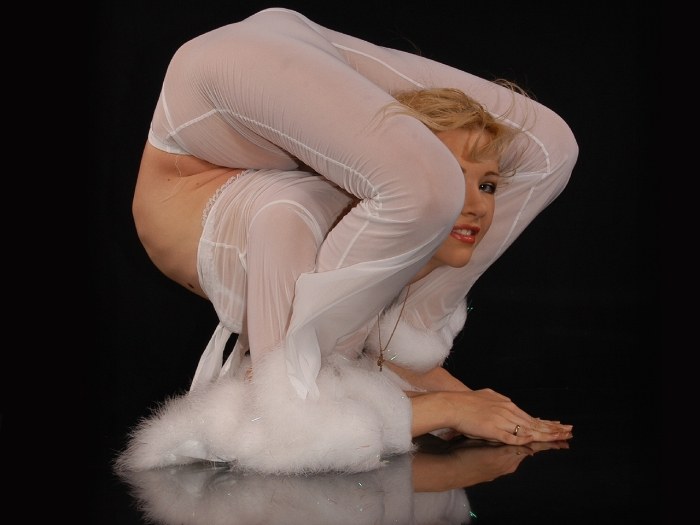 Video of Zlata Amazing Contortions.