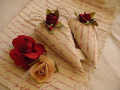 BOMBONIERE CUORI LOVE LETTERS AND ROSES