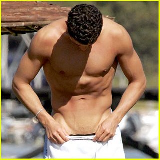 [cristiano-ronaldo-shirtless.jpg]