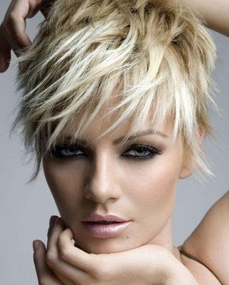Cool Short Layered Crop Hairstyle for Women
