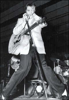 Elvis does two concerts at Toledo Arena on Thanksgiving 1956