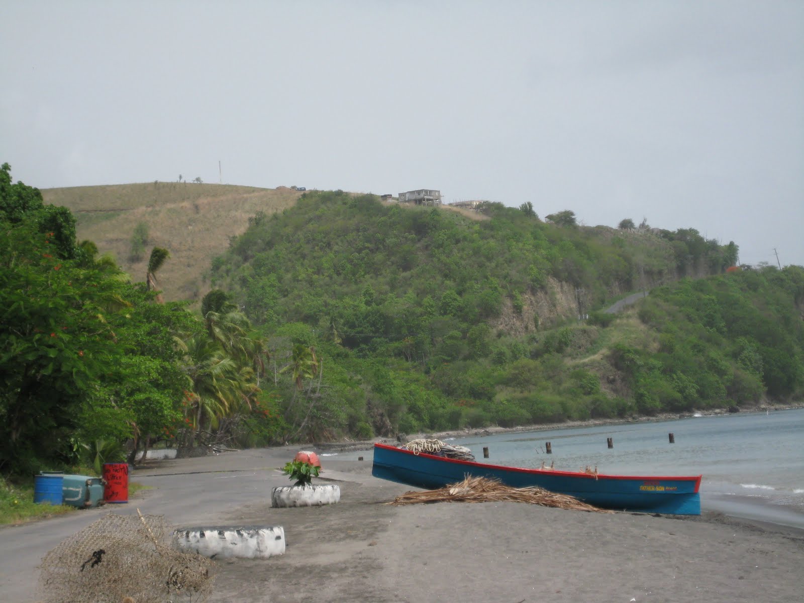 http://1.bp.blogspot.com/_6PSSy7usP8Y/TBVwgE8d5EI/AAAAAAAACAw/L6Xs0LNgISU/s1600/57+Volcanic+black+beach,+Dominica.JPG