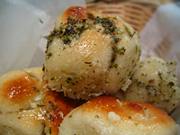 [johnnies_garlicroll.jpg]
