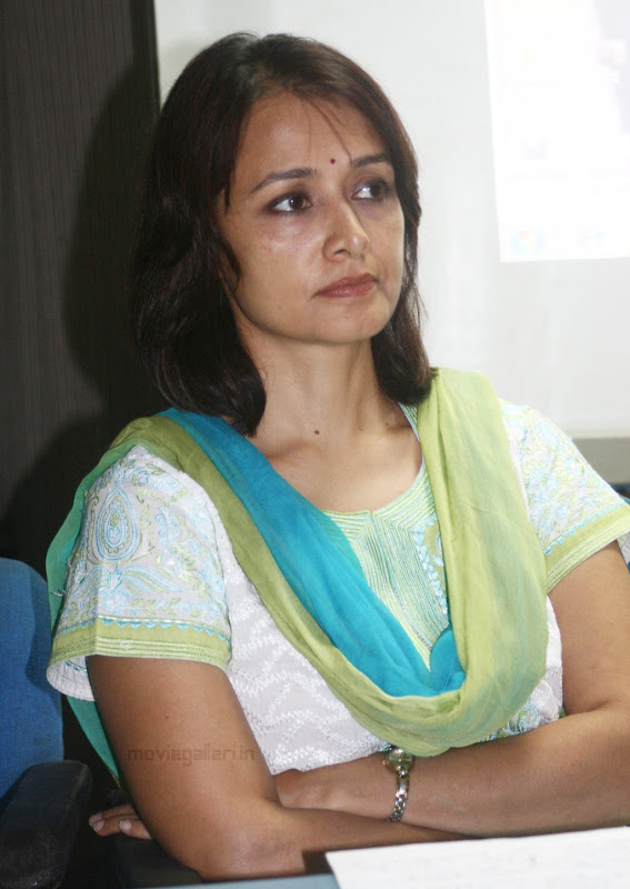 Amala Akkineni Latest Photos Amala Akkineni Atills Amala Akkineni Wallpap.....