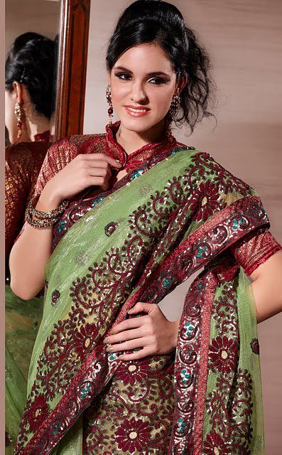 Eye Makeup With Saree. Innovative High Neck Sari