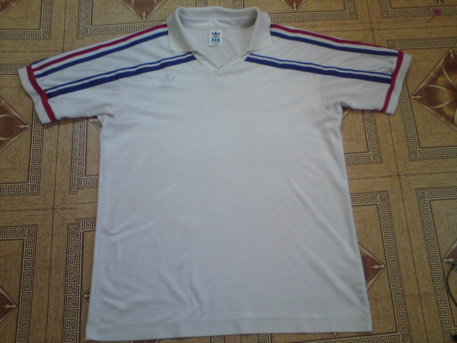BEGINNER DIVER vintage adidas collar jersey.(SOLD).