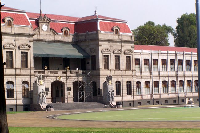IMAGEN URBANA 10 ONCE MEXICO: ANTIGUO COLEGIO MILITAR DE MEXICO