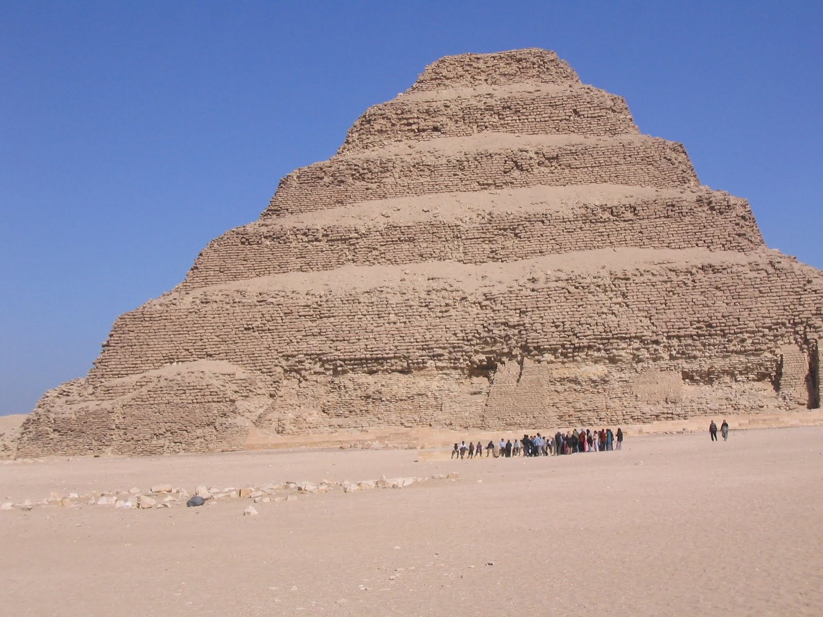 埃及4500年历史的弯曲金字塔内部墓室向游客开放_代赫