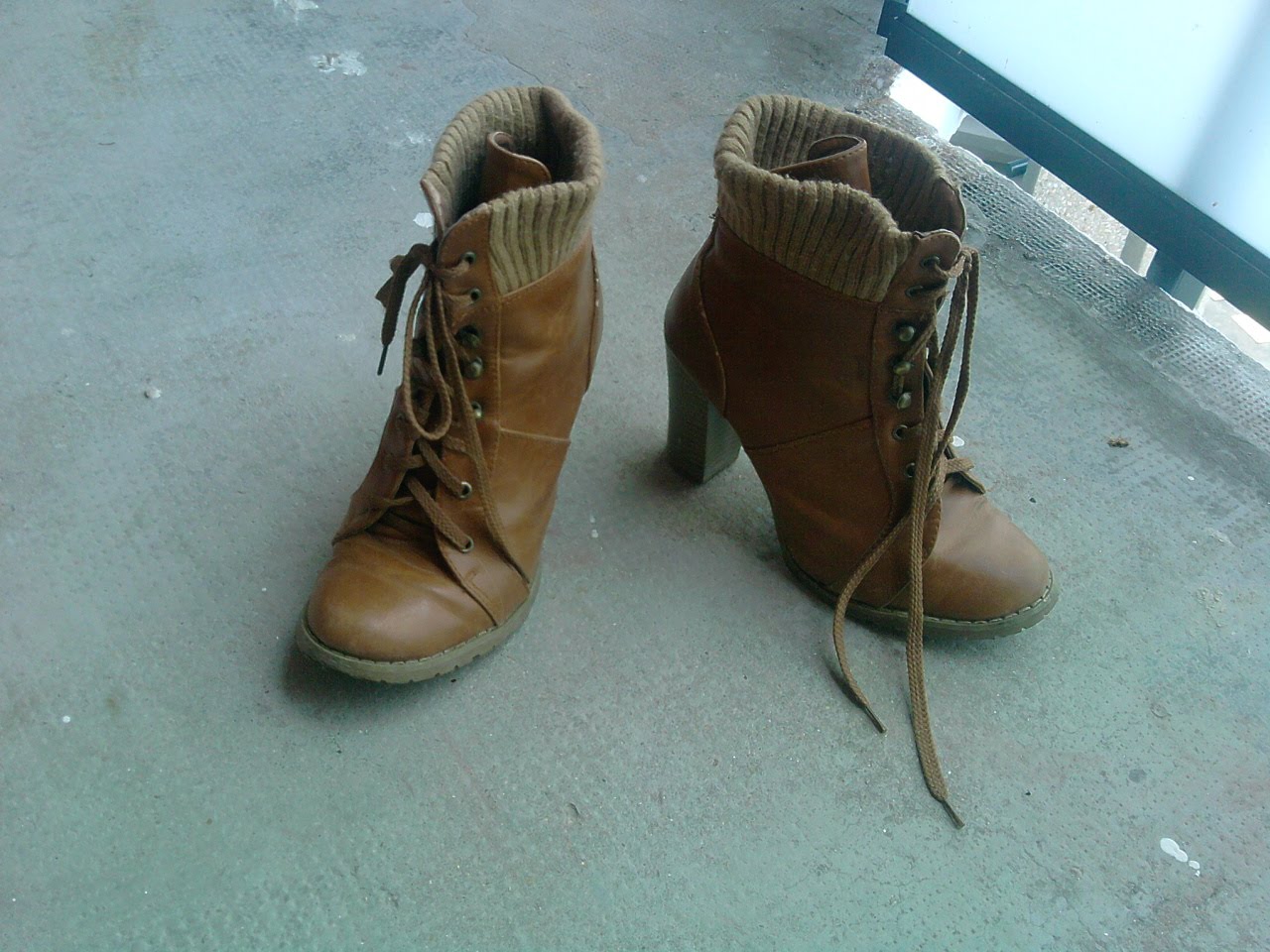 bottines couleur camel