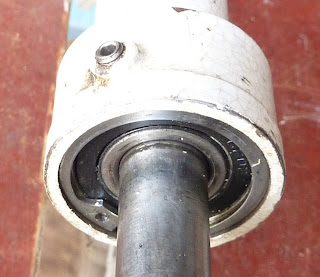 Tricycle rear axle removal Clearance
