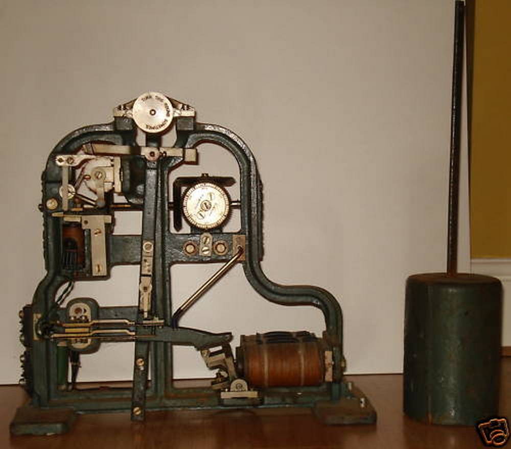 The Gents' 'Pulsynetic' Waiting Train Electric Turret Clock Movement ...
