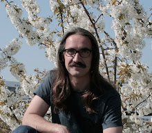 Buchhalter mit dem Schnurrbart