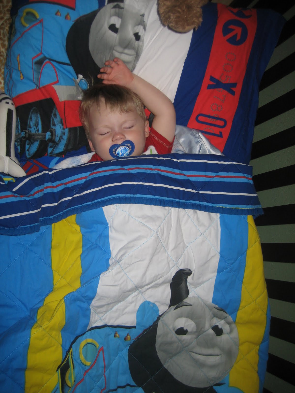 the-morris-family-thomas-train-bedding