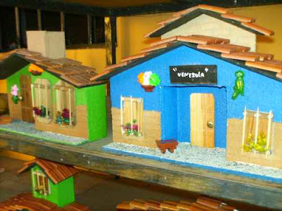 Artesanía: Fachadas varias de casas