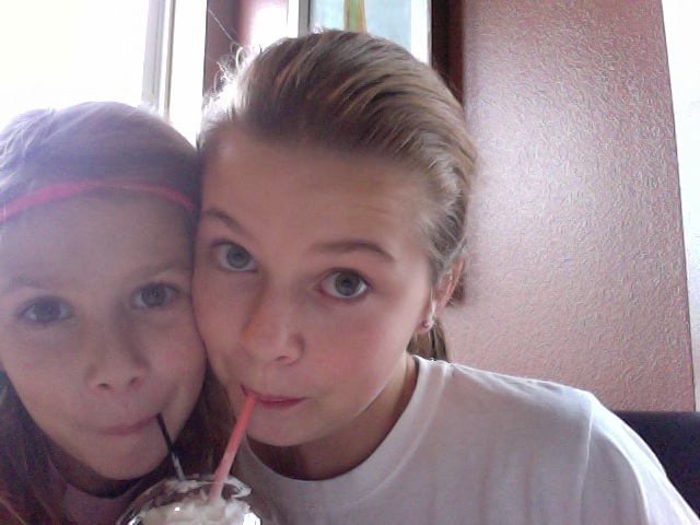 The Blog of a 6th Grade Girl!: October 2010