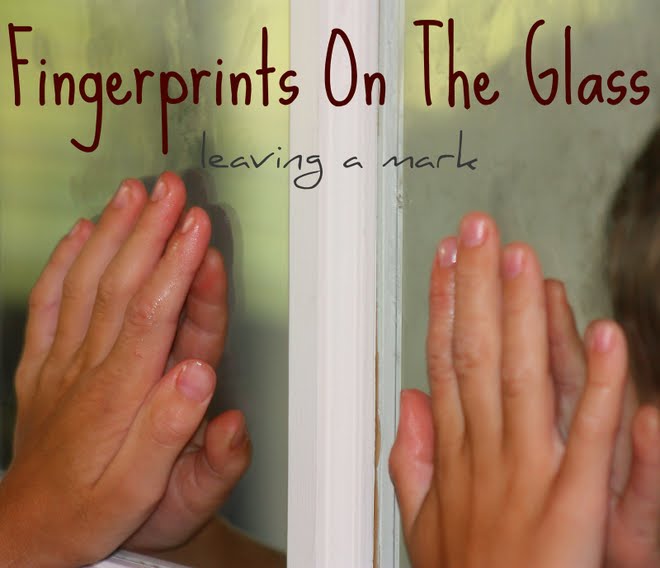 fingerprints on the Glass
