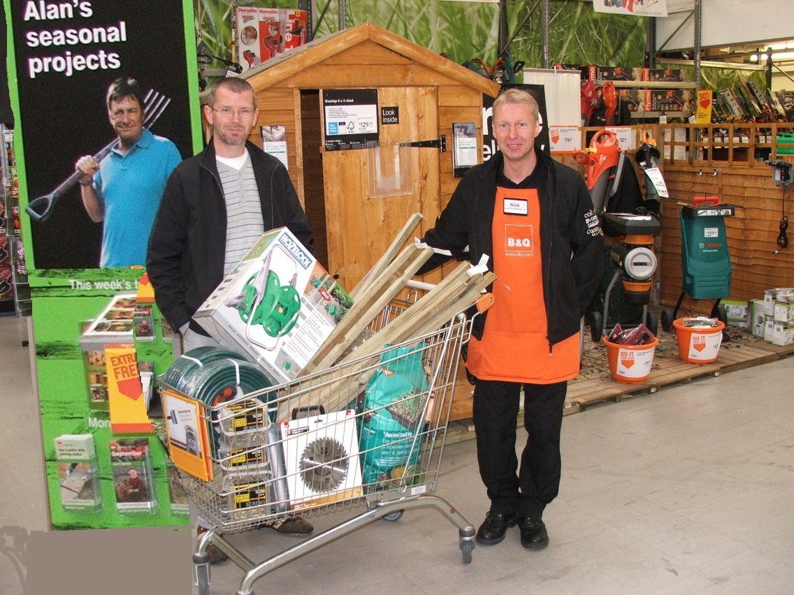 B&Q donate £250 of Gardening Equipment