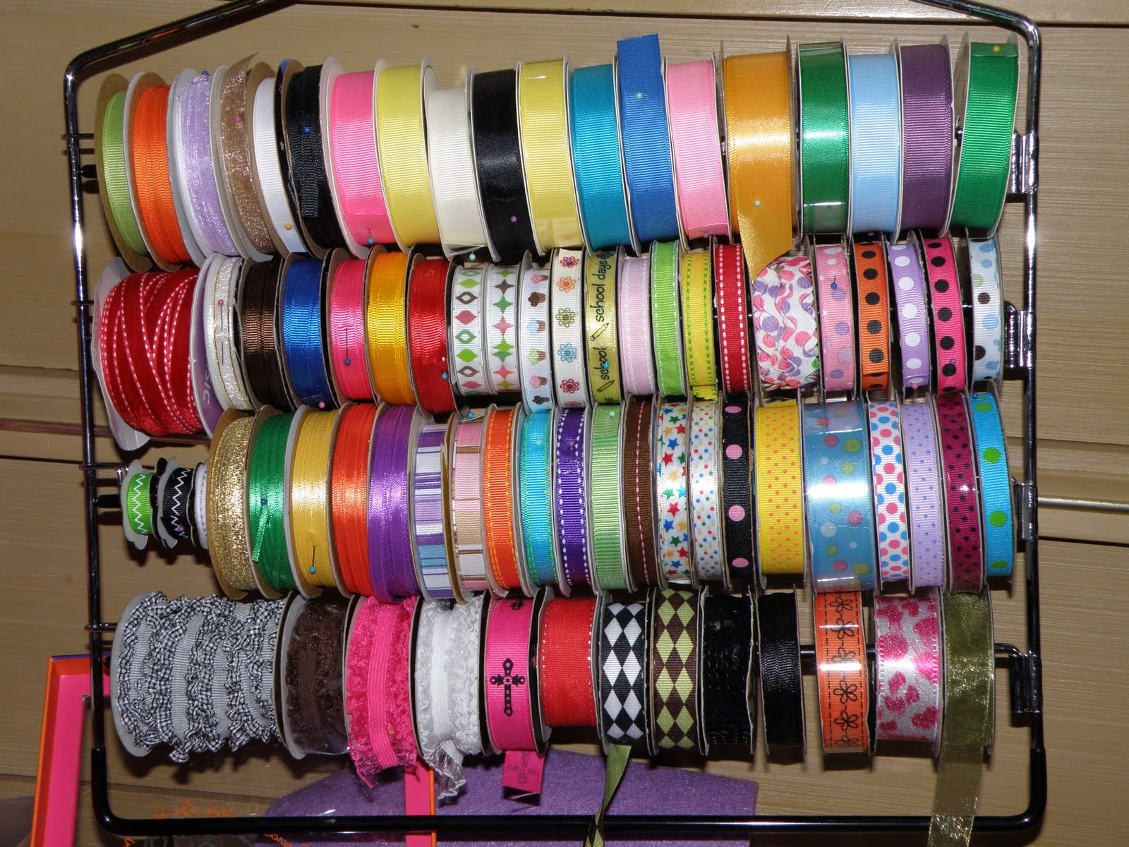 Bowtique Critique Ribbon Holder The Hanger