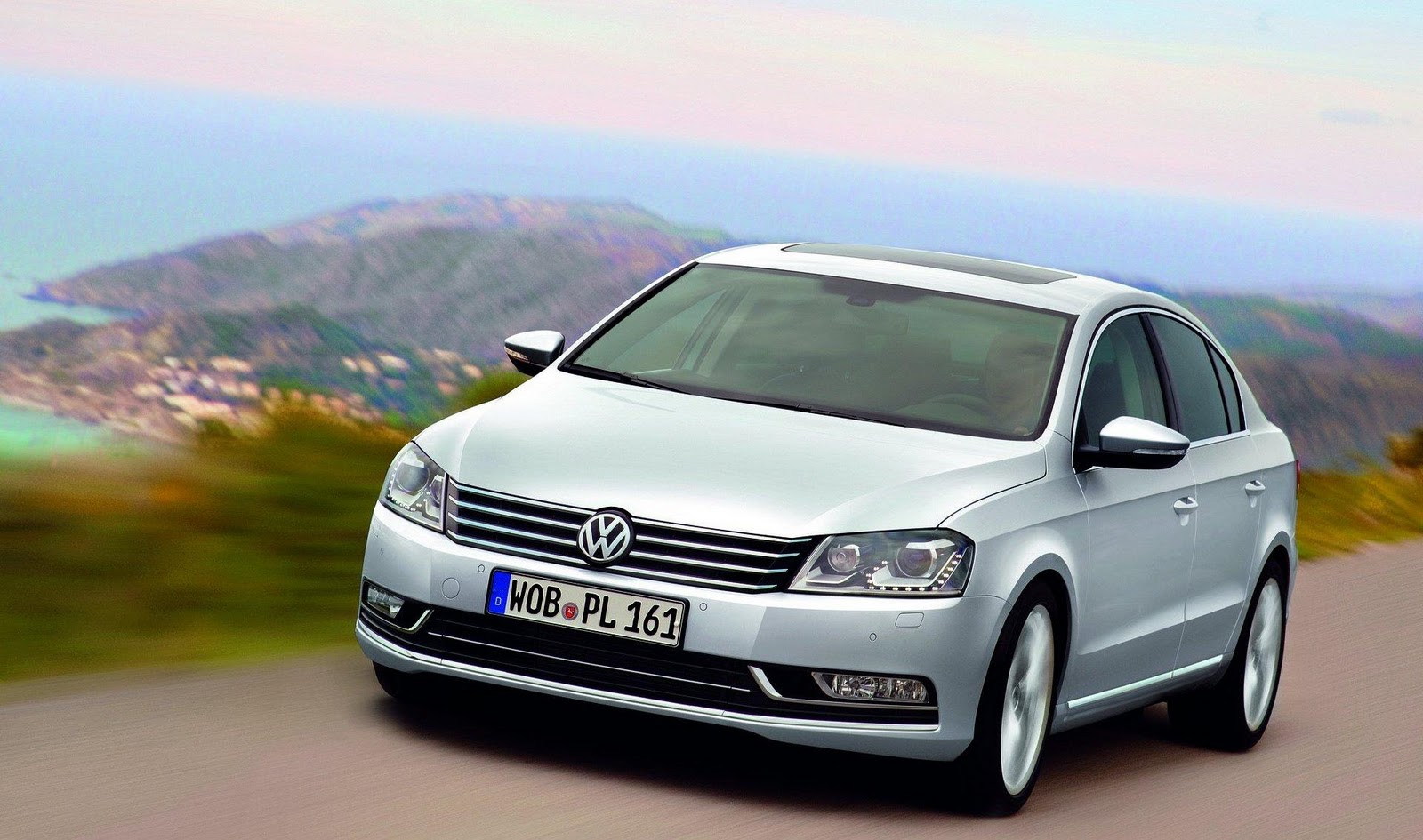 2011+Volkswagen+Passat+1.jpg