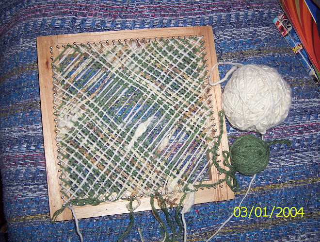 cuadrado realizado con lanas intervenidas