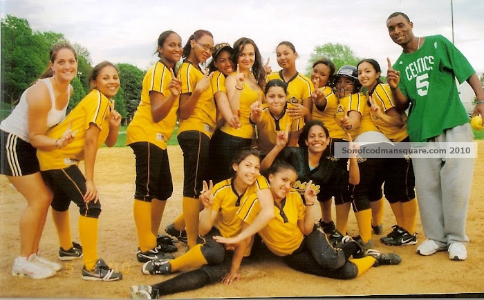 2010 Boston International High School Softball Team!