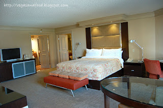 Vegas And Food Treasure Island Tower Suite 2007