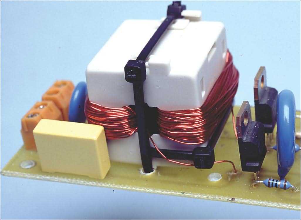 Zulfiqar Aadil: 12V Flourescent Lamp Inverter
