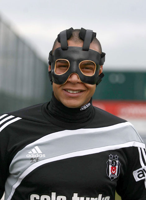 [Ferrari+with+Mask.jpg]