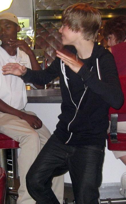 justinbieberchile-justin-bieber-bailando-en-las-bahamas