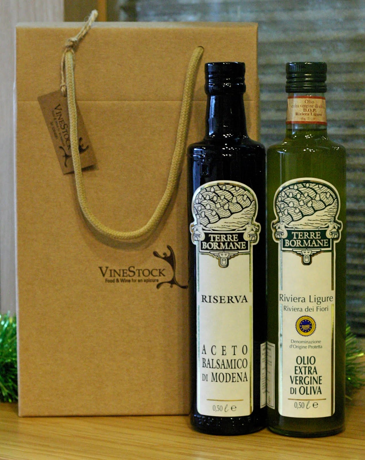 Gourmet Olive Oil, Olives, and Balsamic Vinegar for sale in Seoul