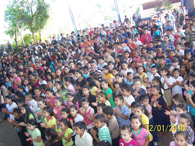 Estudiantes del Centro Escolar Benito Nolasco