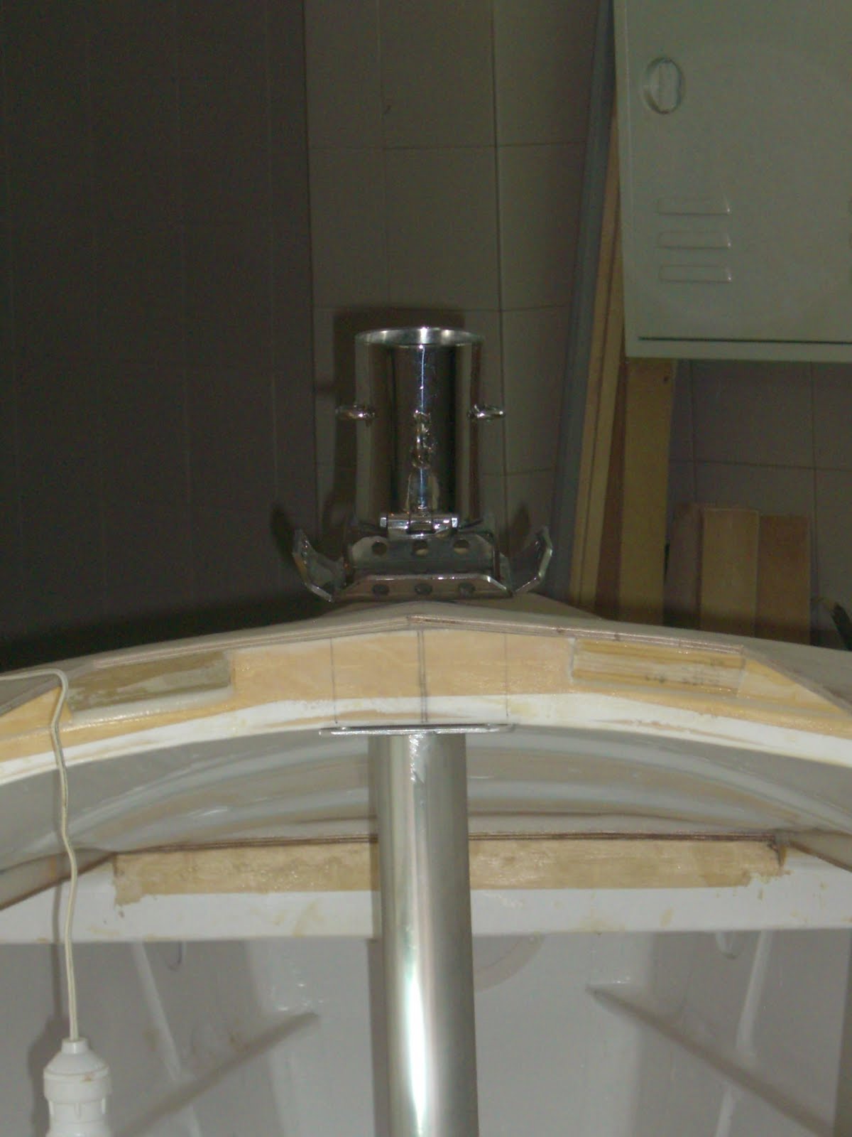 i550 - hull 270: Compression post and mast foot base