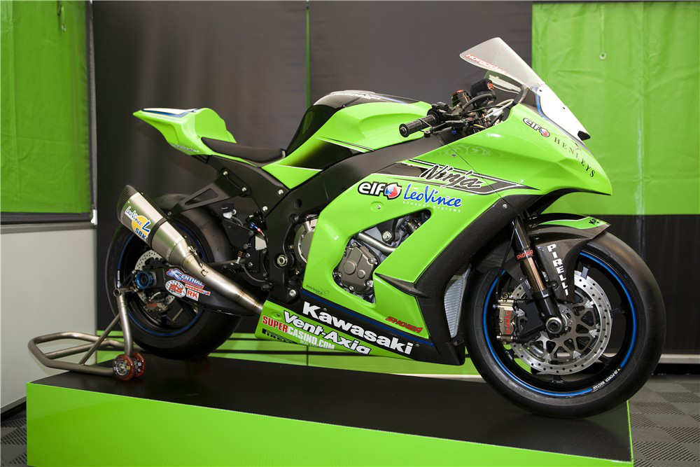 AutoMobile World: 2011 Kawasaki Ninja ZX-10R Superbike makes its debut
