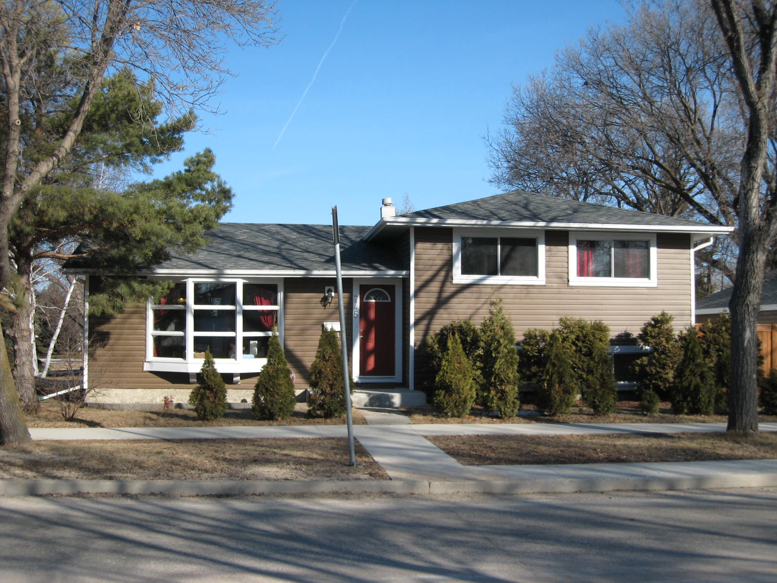 Property Feature Silverstone Ave. near U of M Upper Edge Property